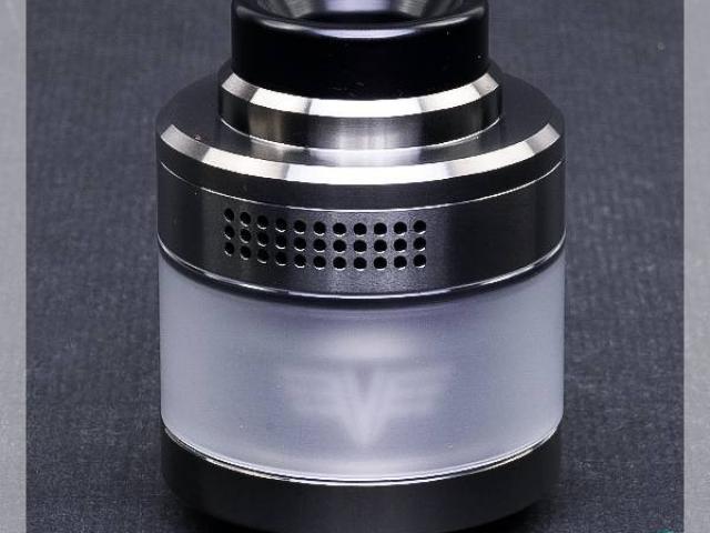 Box Hammer of God 400 gunmetal et le Valkyrie XL RTA 40mm de chez  Vaperz Cloud 