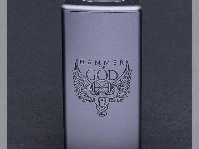 Box Hammer of God 400 gunmetal et le Valkyrie XL RTA 40mm de chez  Vaperz Cloud 